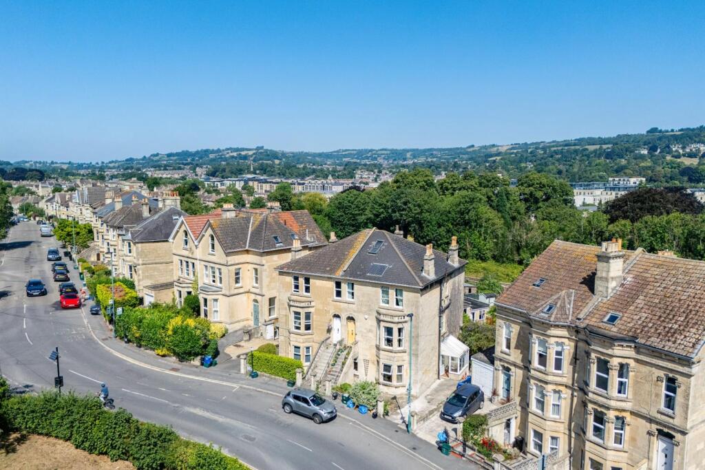 Flat 4 78 Lower Oldfield Park BA2 3HP-21.jpg