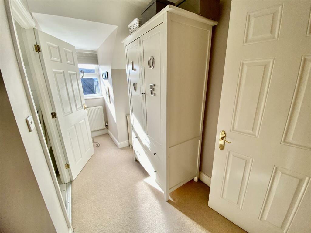 PRINCIPAL BEDROOM SUITE