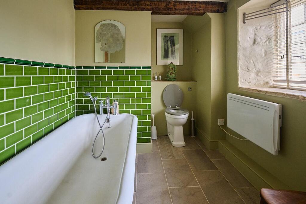 THE OLD HOUSE_2X BATHROOMS_LO RES_ 14.jpg