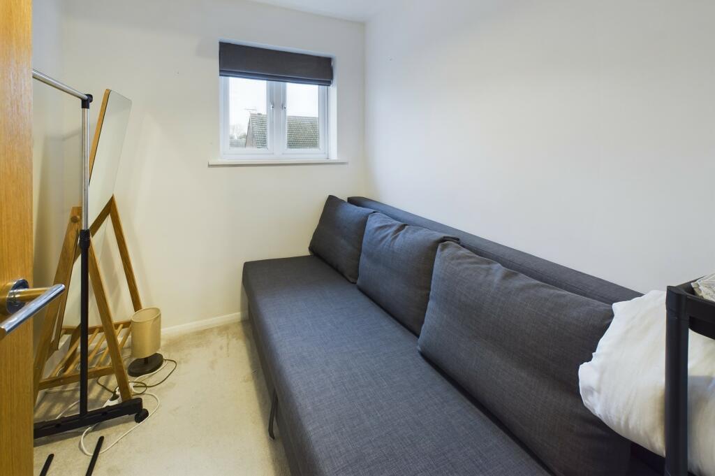 CAM02519G0-PR0194-STILL012