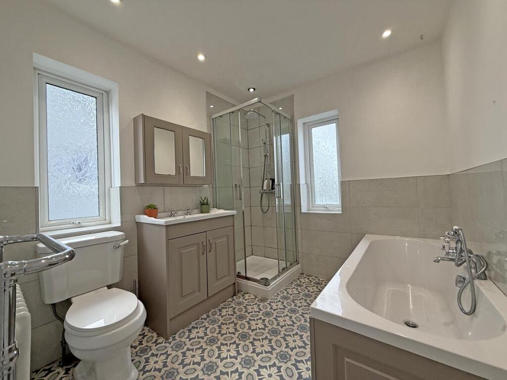 Cresthill Road 6 - Bathroom.jpg