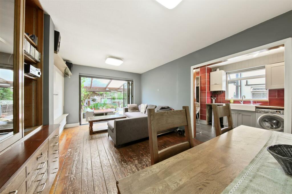 25 Alder Grove - Udo0AsT2828ajiIgYqJ7.jpg