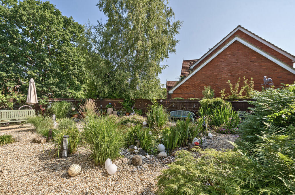 1310656-8-6853d48...