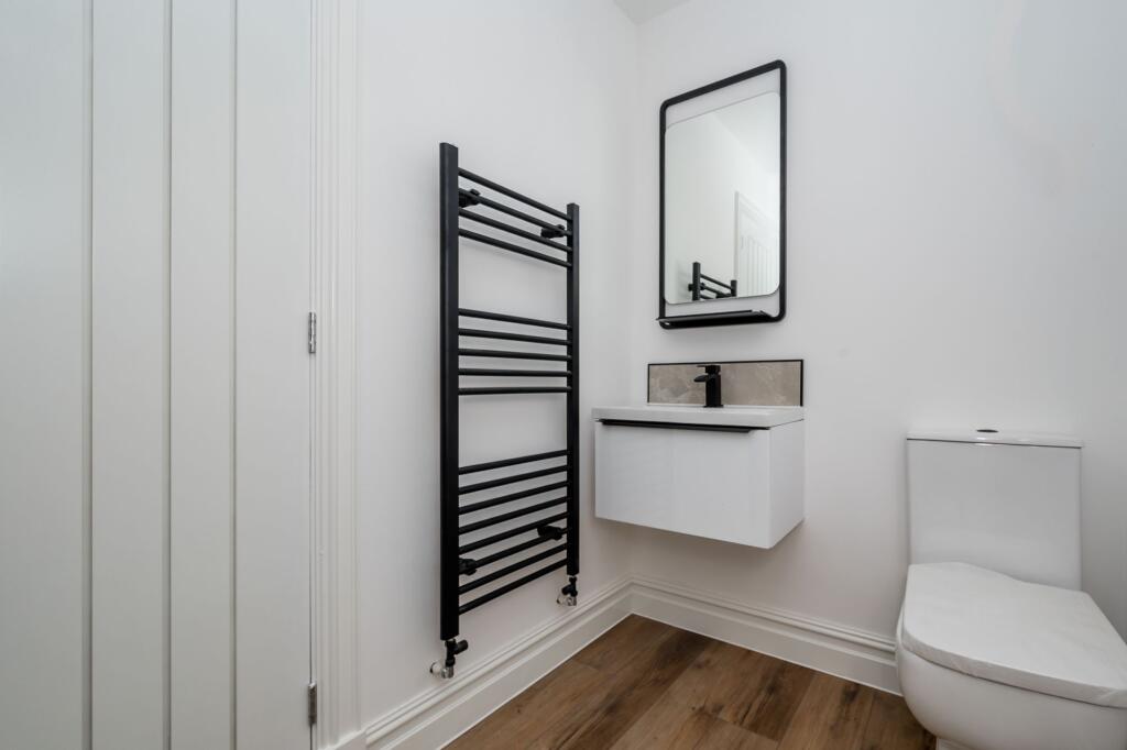 Jack &amp; Jill Bathroom