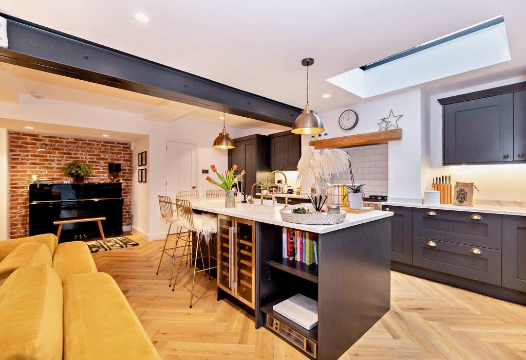 Kitchen / Dining Area / Snug