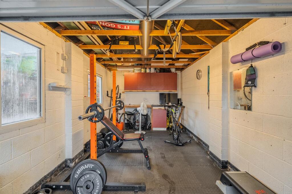 7 Coed-Y-Canddo Road-17.jpg