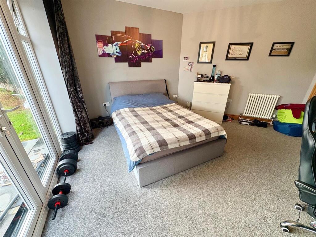 Ral bed.jpg