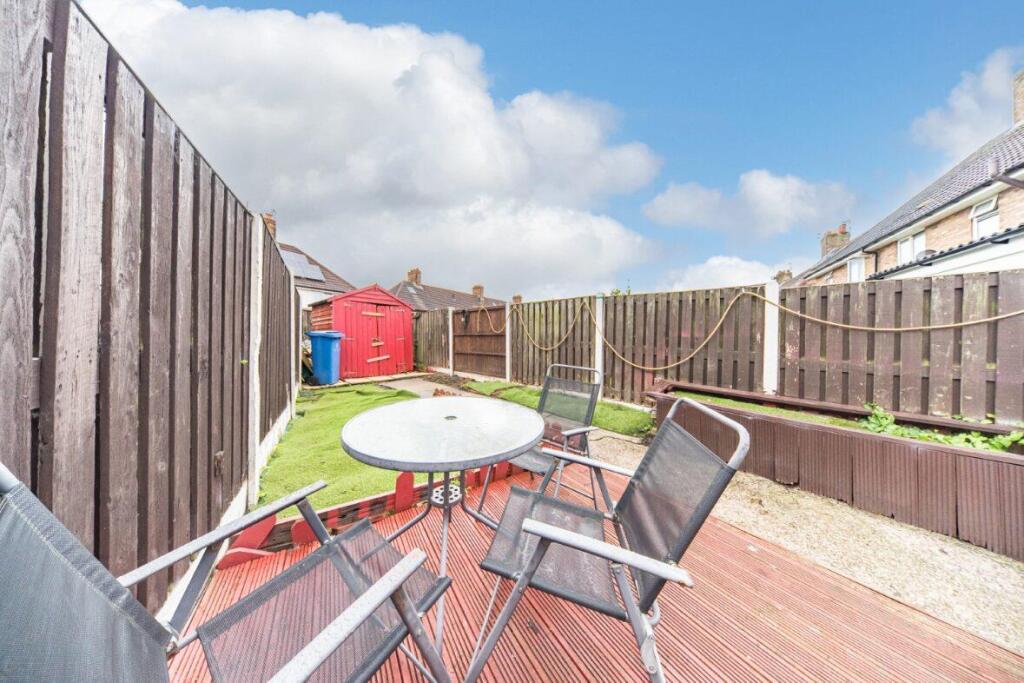 104 Astley Road garden 2.jpg