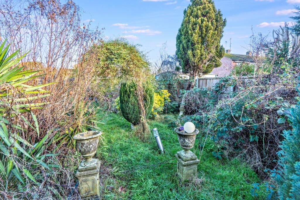 24 Rosemary Lane, Blackwater, Camberley, Hampshire, GU17 0LT