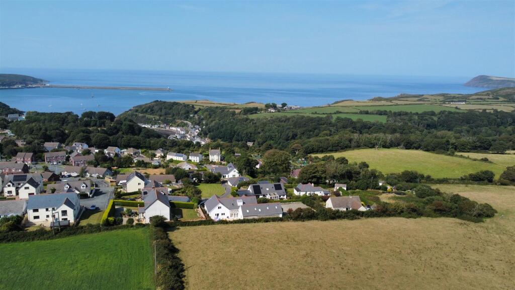 Highview,, Plas-y-Fron Fishguard, Pembrokeshire, S