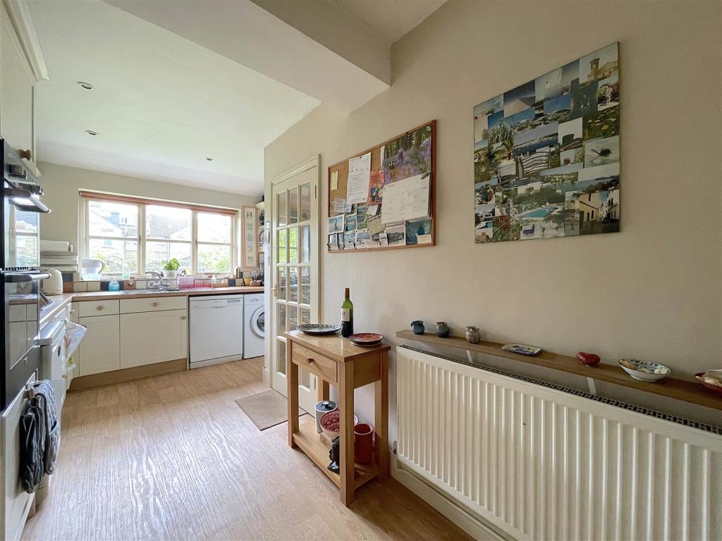 Kitchen (2).jpeg