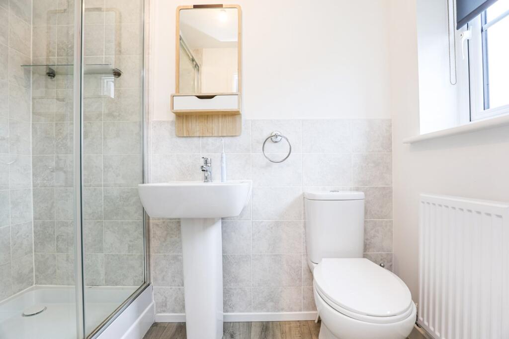 Master En-Suite Shower Room