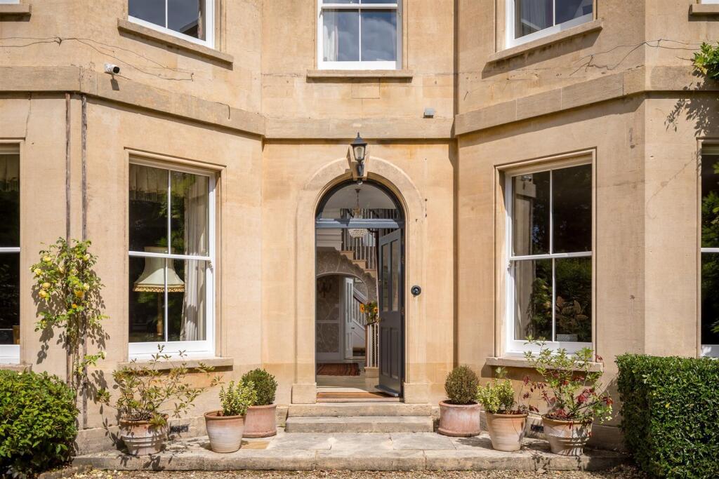 11 - Rockstowes Hill - GL11 5AF - Web.jpg