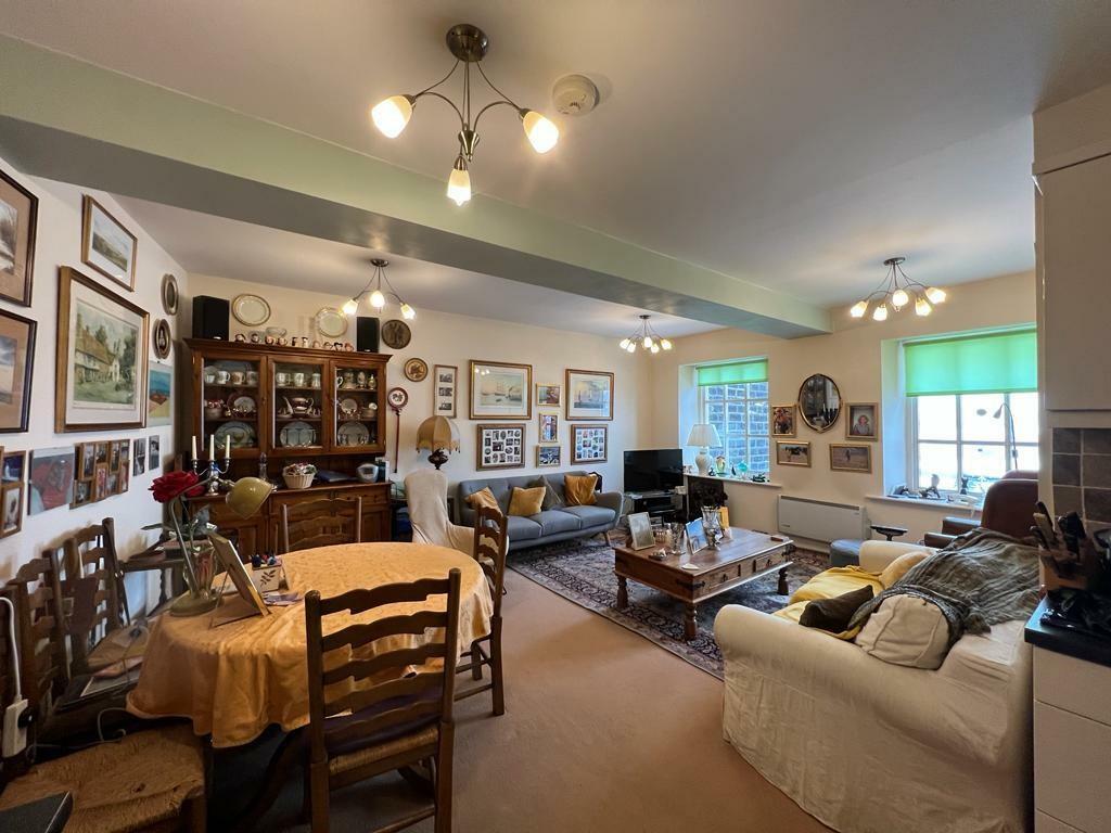 OPEN-PLAN LIVING, DINING AND KITCHEN AREA