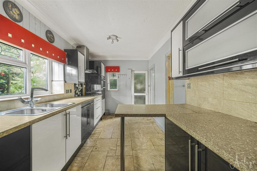 Kitchen/Breakfast Room