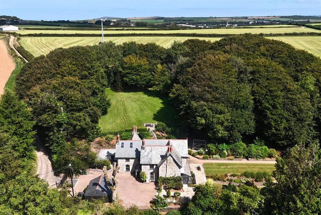 -68a73a4f9a73d-1339613-jpg Drone (3).jpg