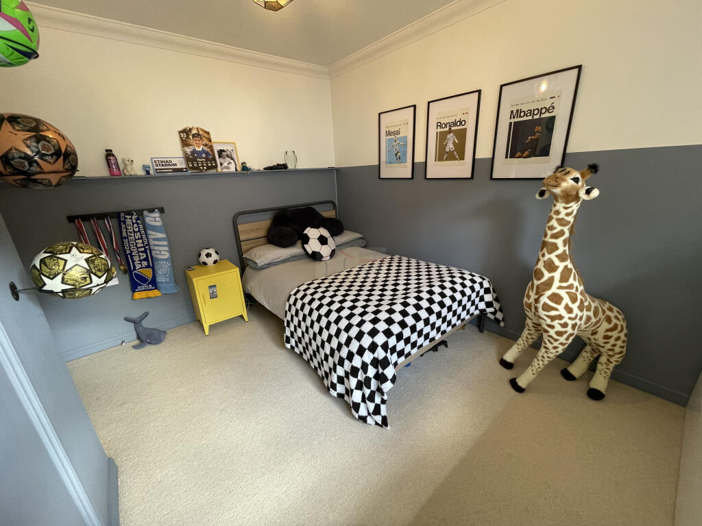 Bed3b.JPG
