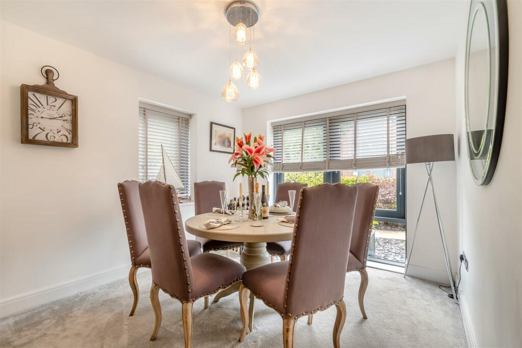 8611011-interior27.jpg