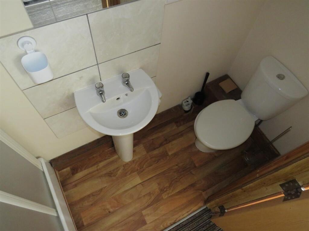 Bathroom Harrison Road.JPG