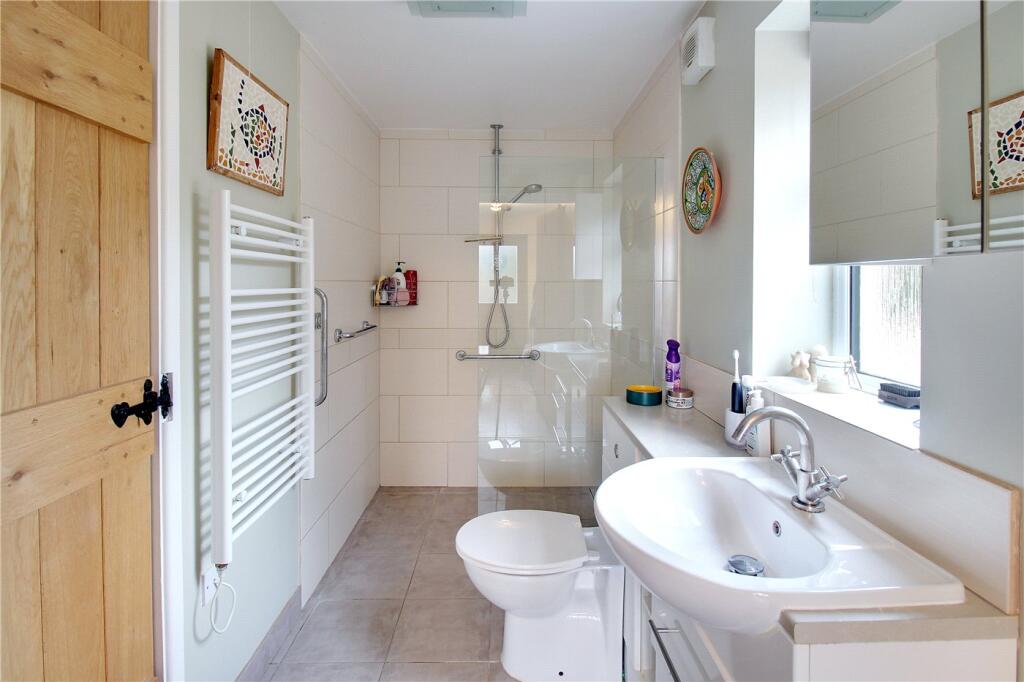 Annexe Shower Room