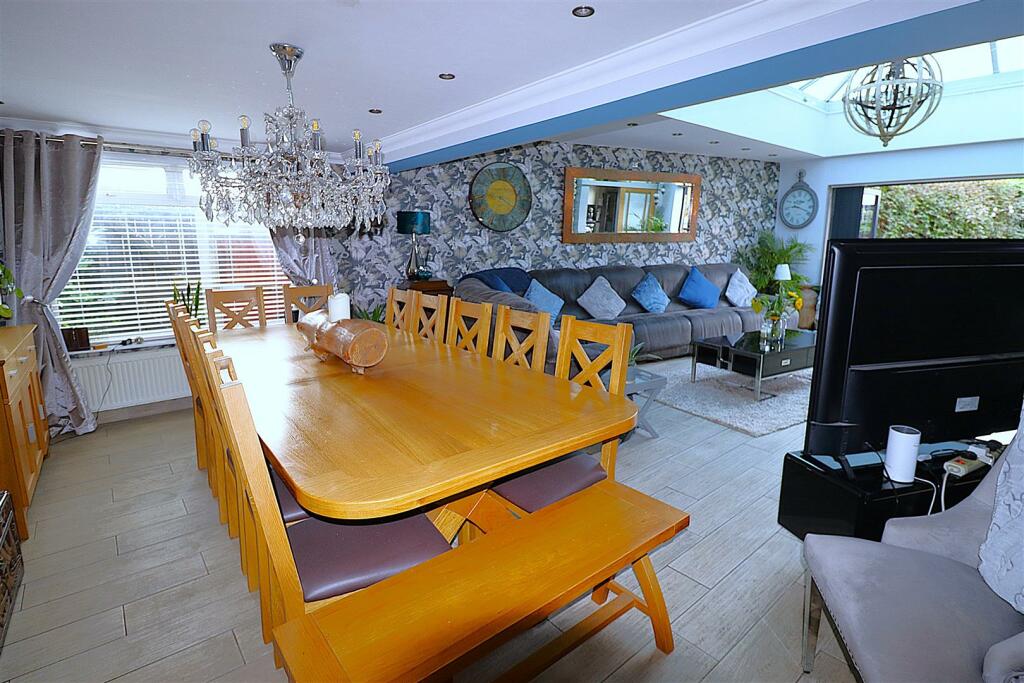 Lounge/Diner