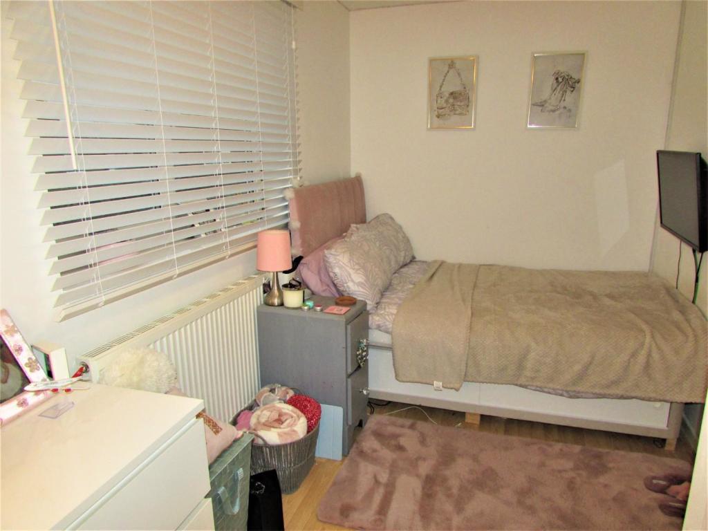 RothwellSt17bed2.JPG