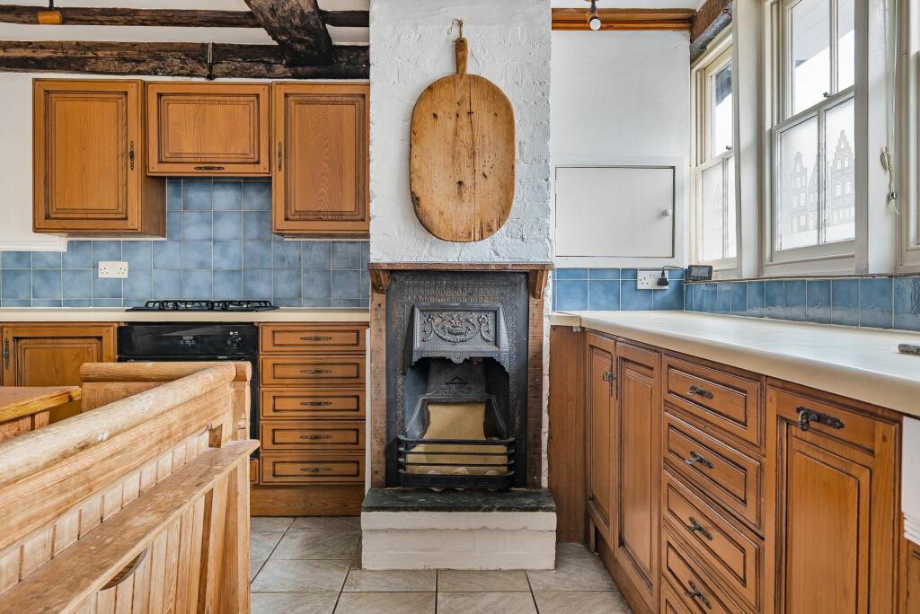 Kitchen/Dining Room (2)
