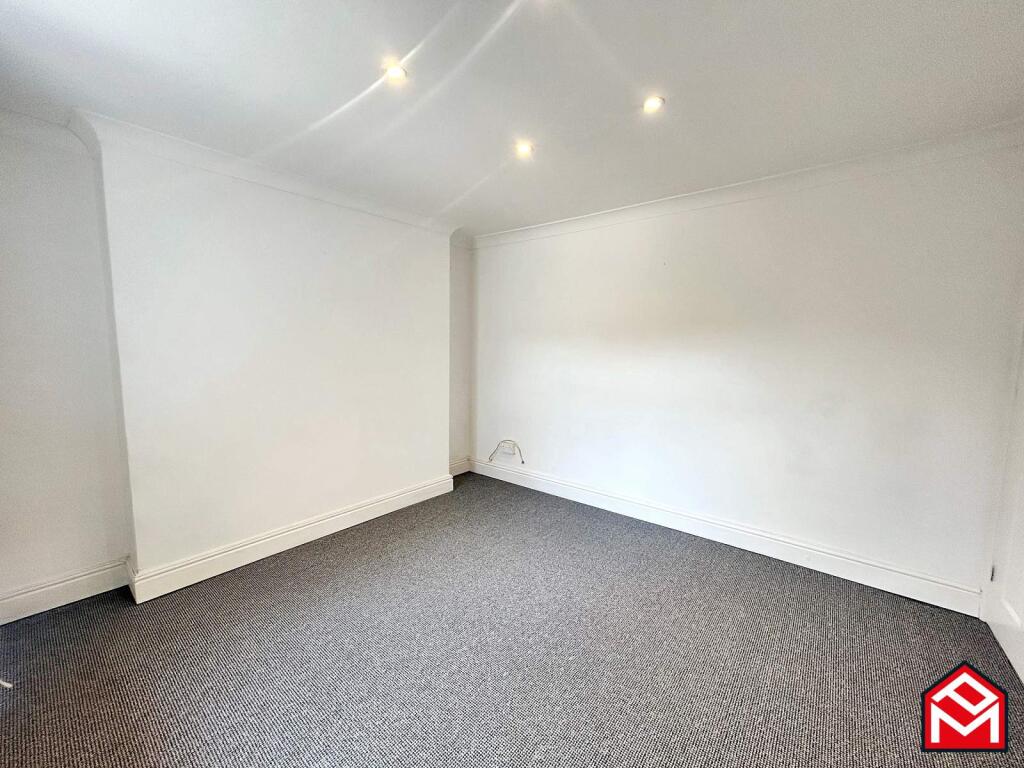 Sitting Room/Dining Room