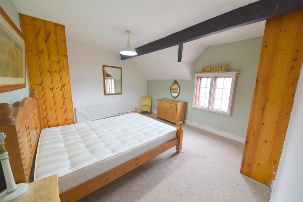 Top bedroom angle.JPG