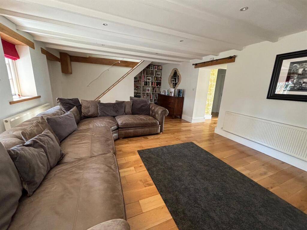 lounge.jpg