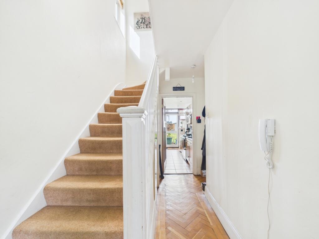 CAM03750G0-PR0046-STILL011