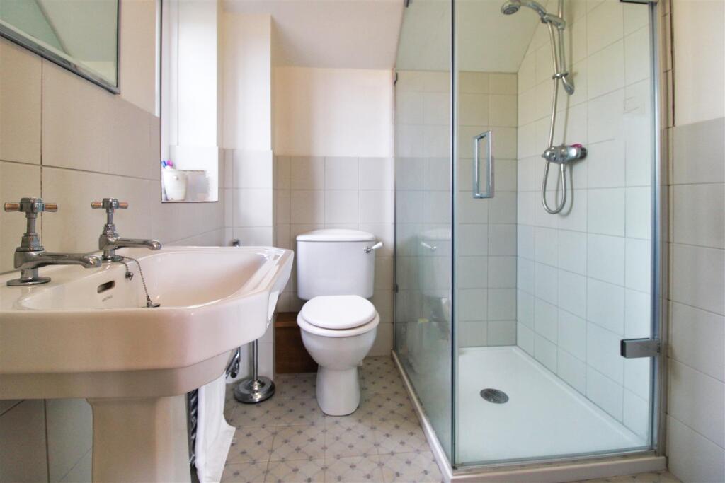 En-suite Shower Room.jpg