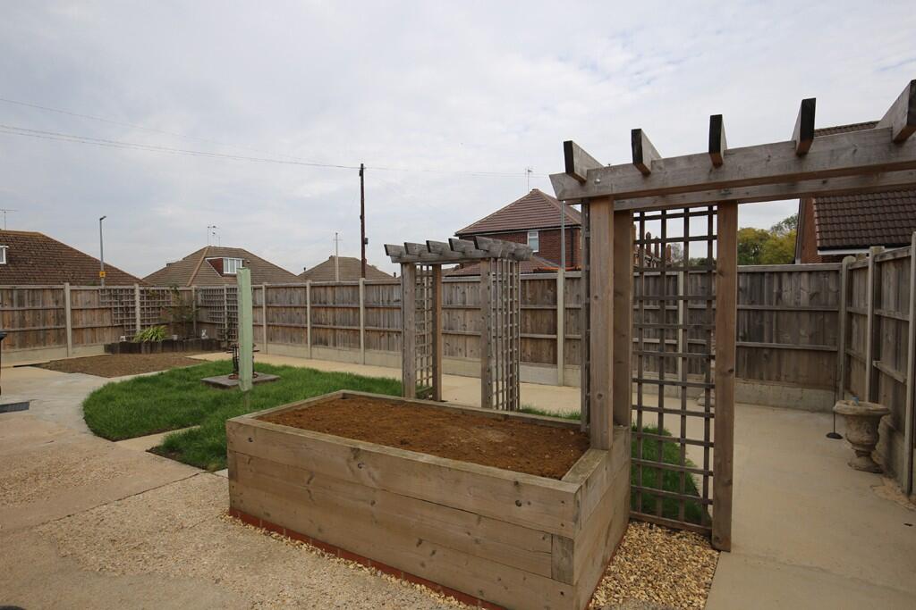 Clipstone Crescent, Leighton Buzzard, Bedfordshire