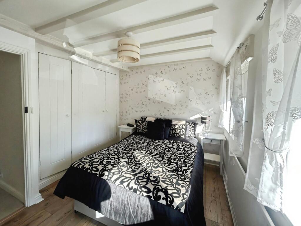 pbox-bedroom-345614.jpeg
