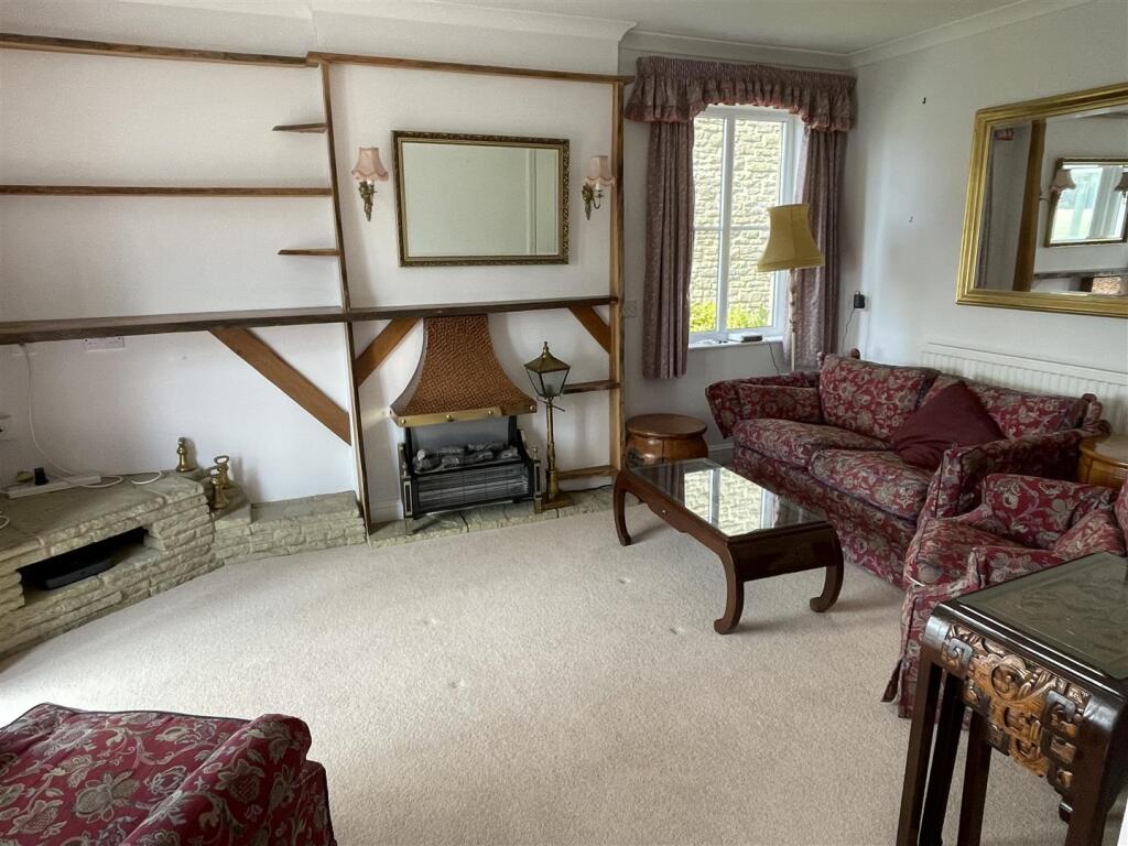 Living Room.JPG