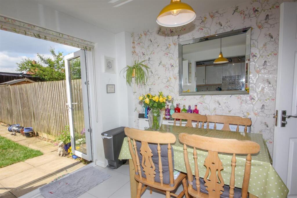 Dining Area.jpg