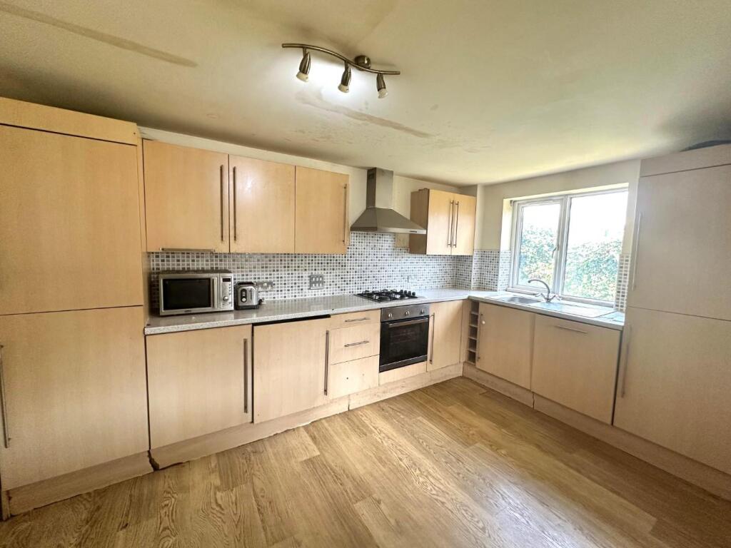 4 park mews kitchen 3.jpeg