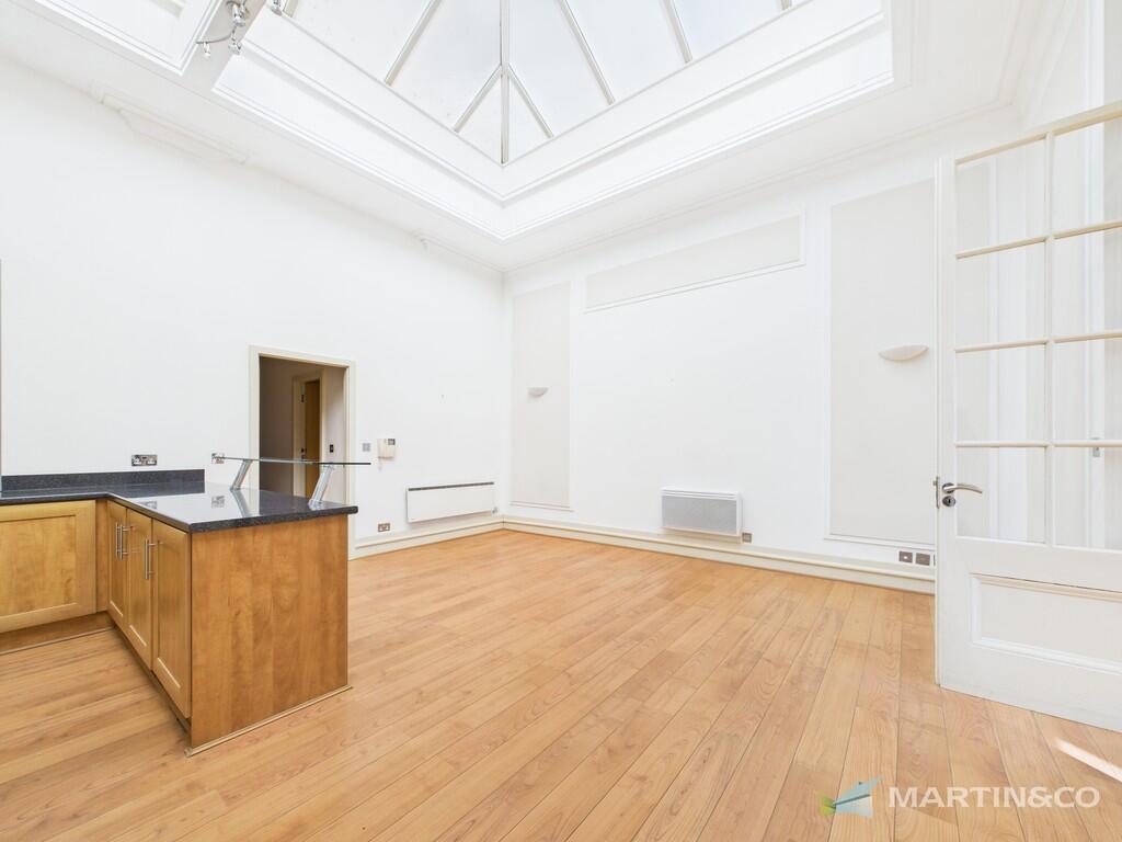 CAM02318G0-PR0428...