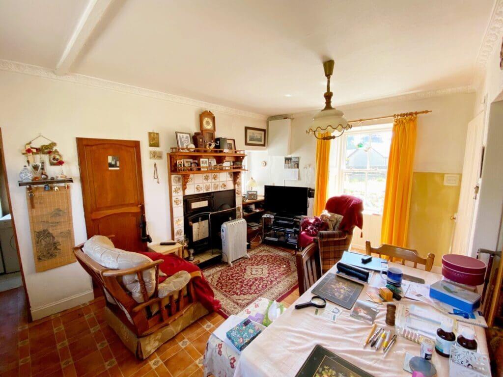 SITTING / KITCHEN