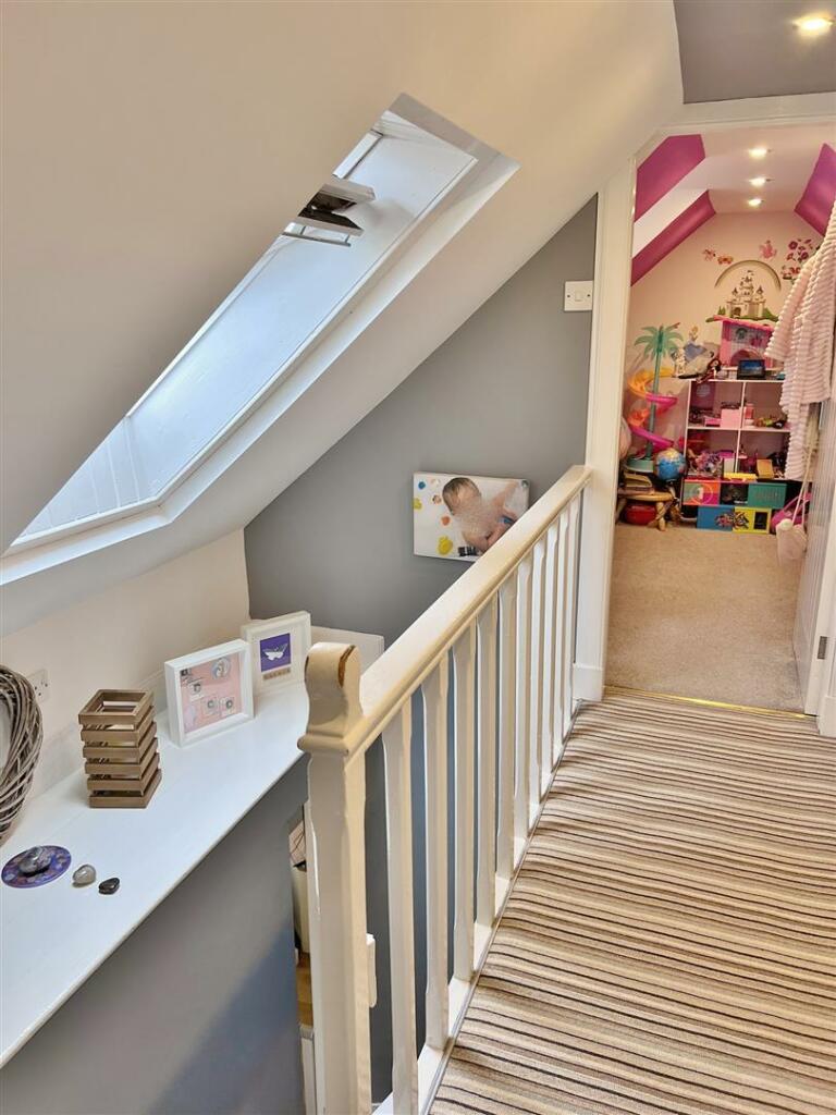 Upper hallway.JPG