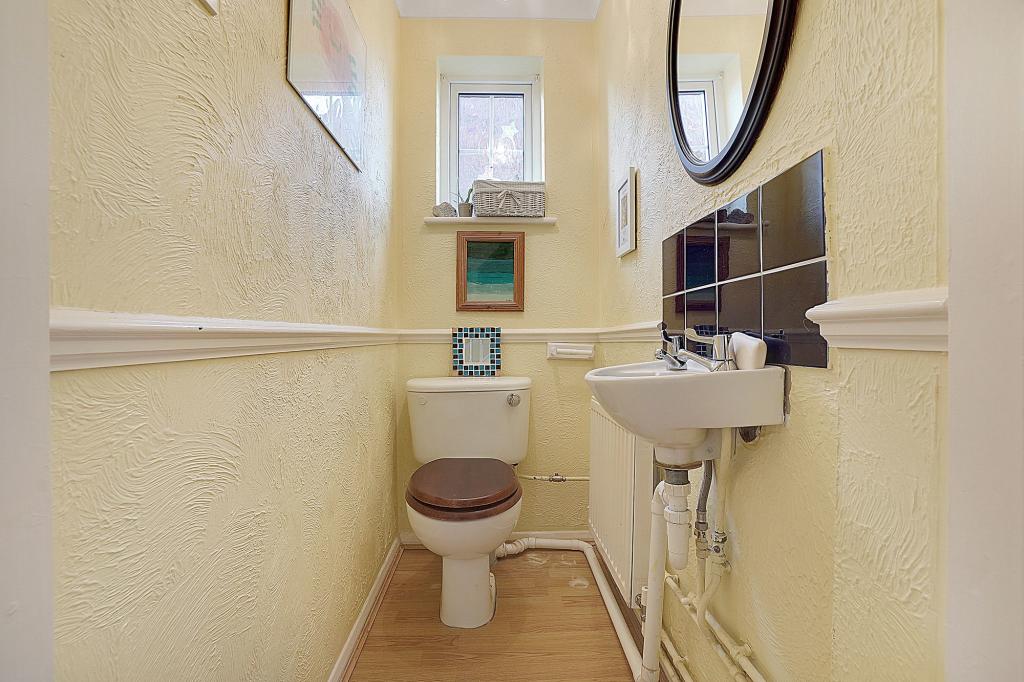 Cloakroom/WC
