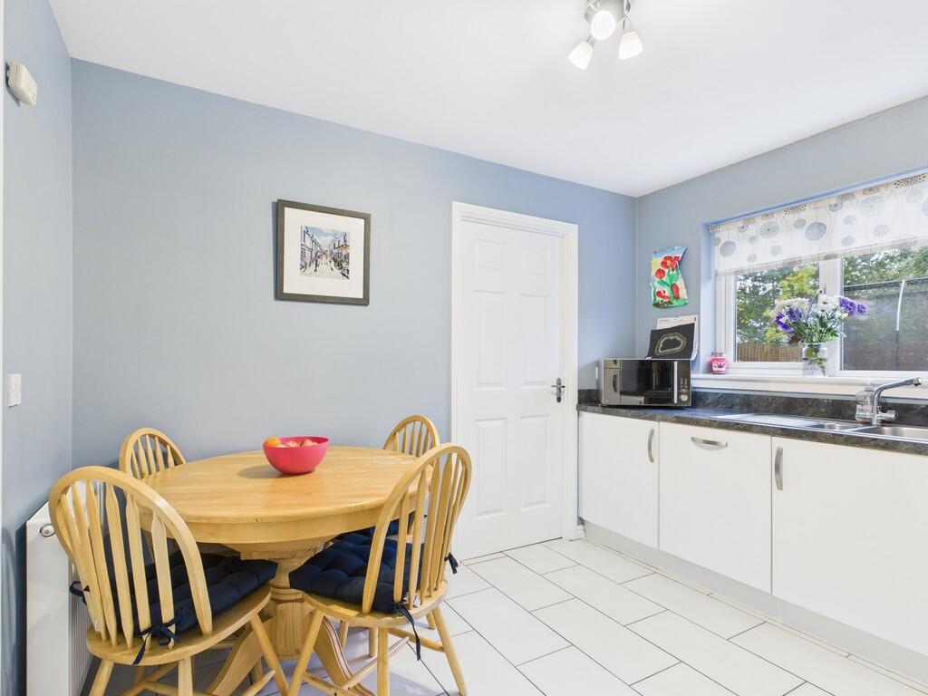 CAM05526G0-PR0044...