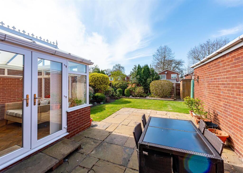 55 Woodcote Road-garden1.jpg