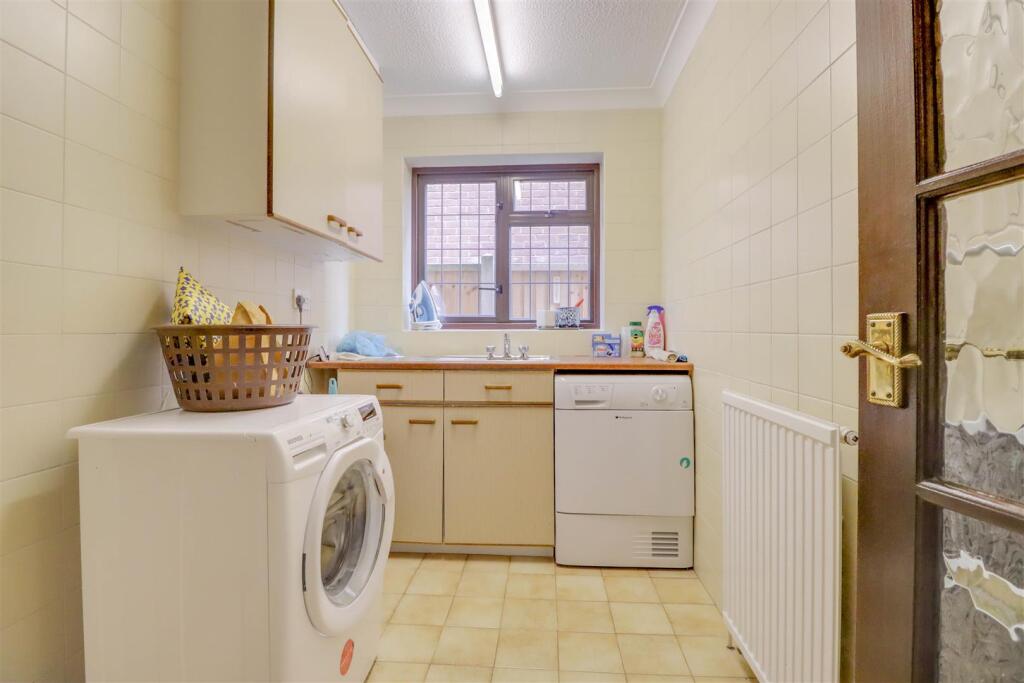 35 RIVERSIDE WALK WICKFORD-17.jpg