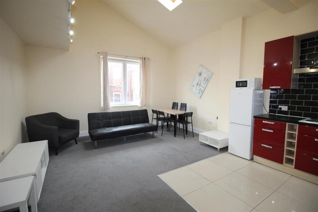 Duckworth Buildings, flat 5, lounge.JPG