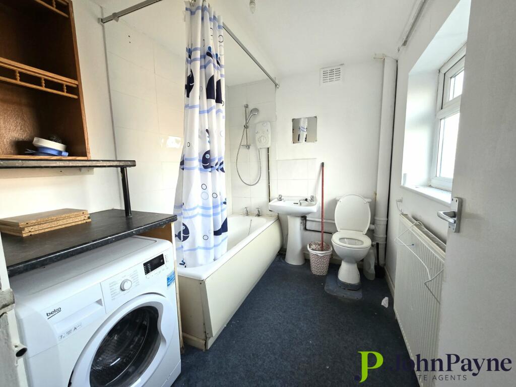 1st Fl Bathroom