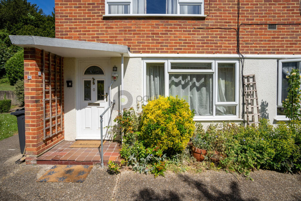 12 For Sale Studio Flat CR8 Lower Barn Road Paul O