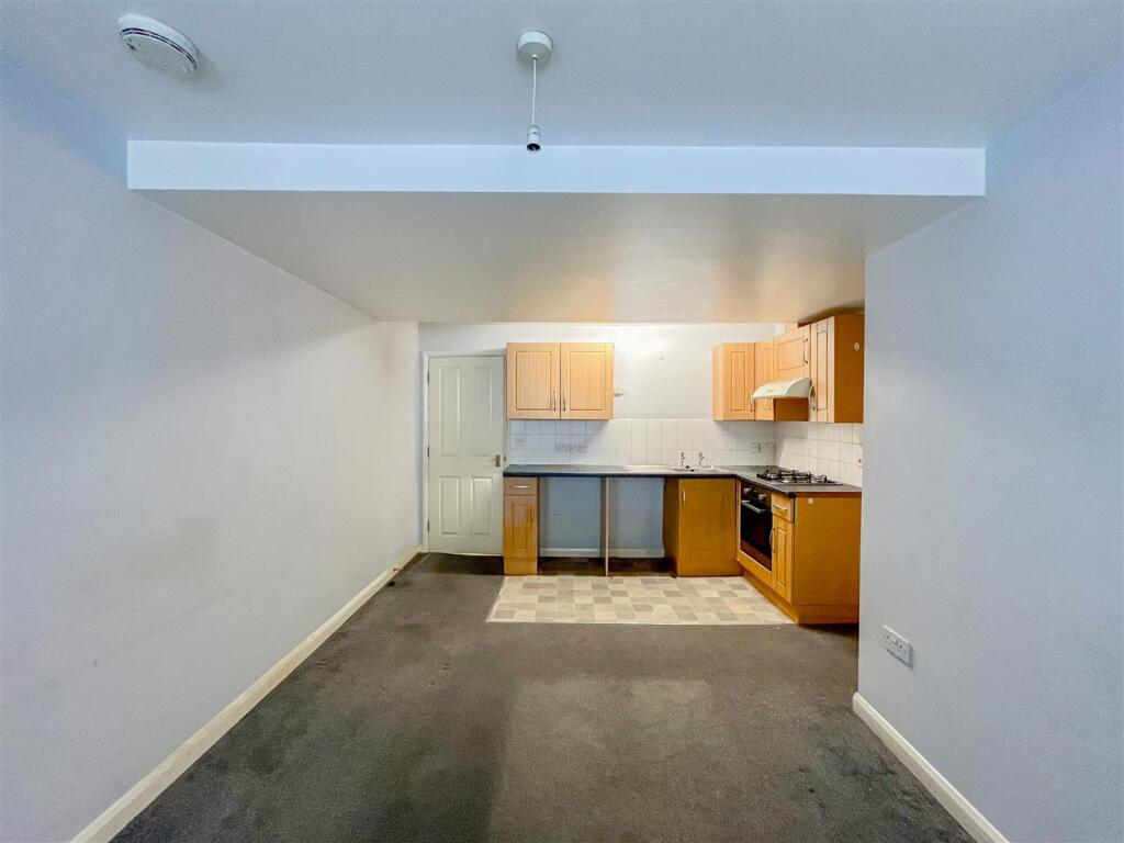 Living Room / Kitchen