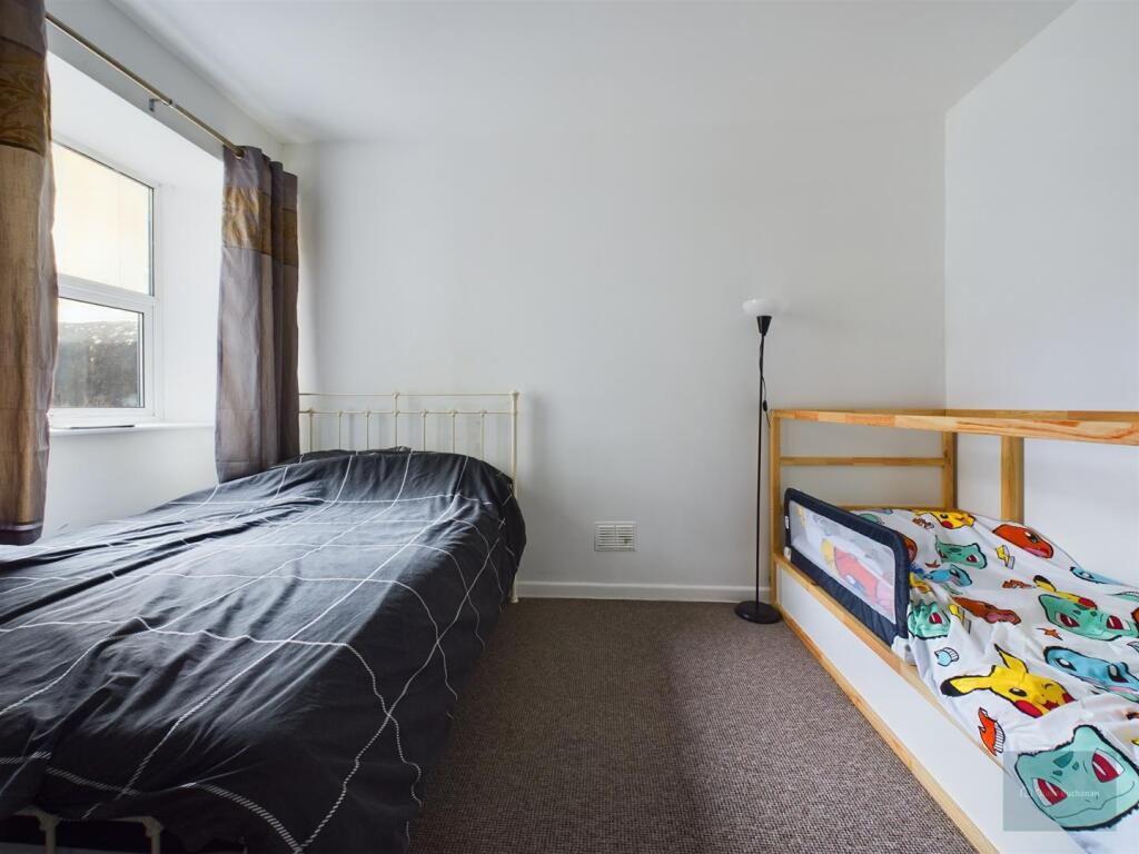 CAM02549G0-PR0085-ST