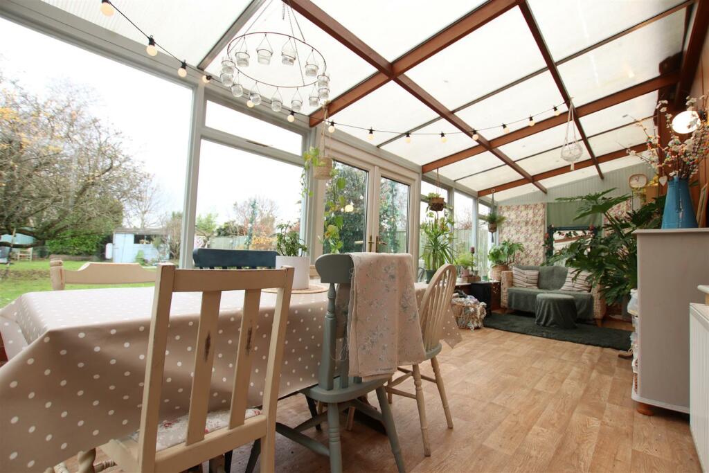 Conservatory - Dining Area.JPG